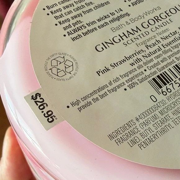 Bath & Body Works Gingham Gorgeous Candle - Pink and White - Picture 8 of 8